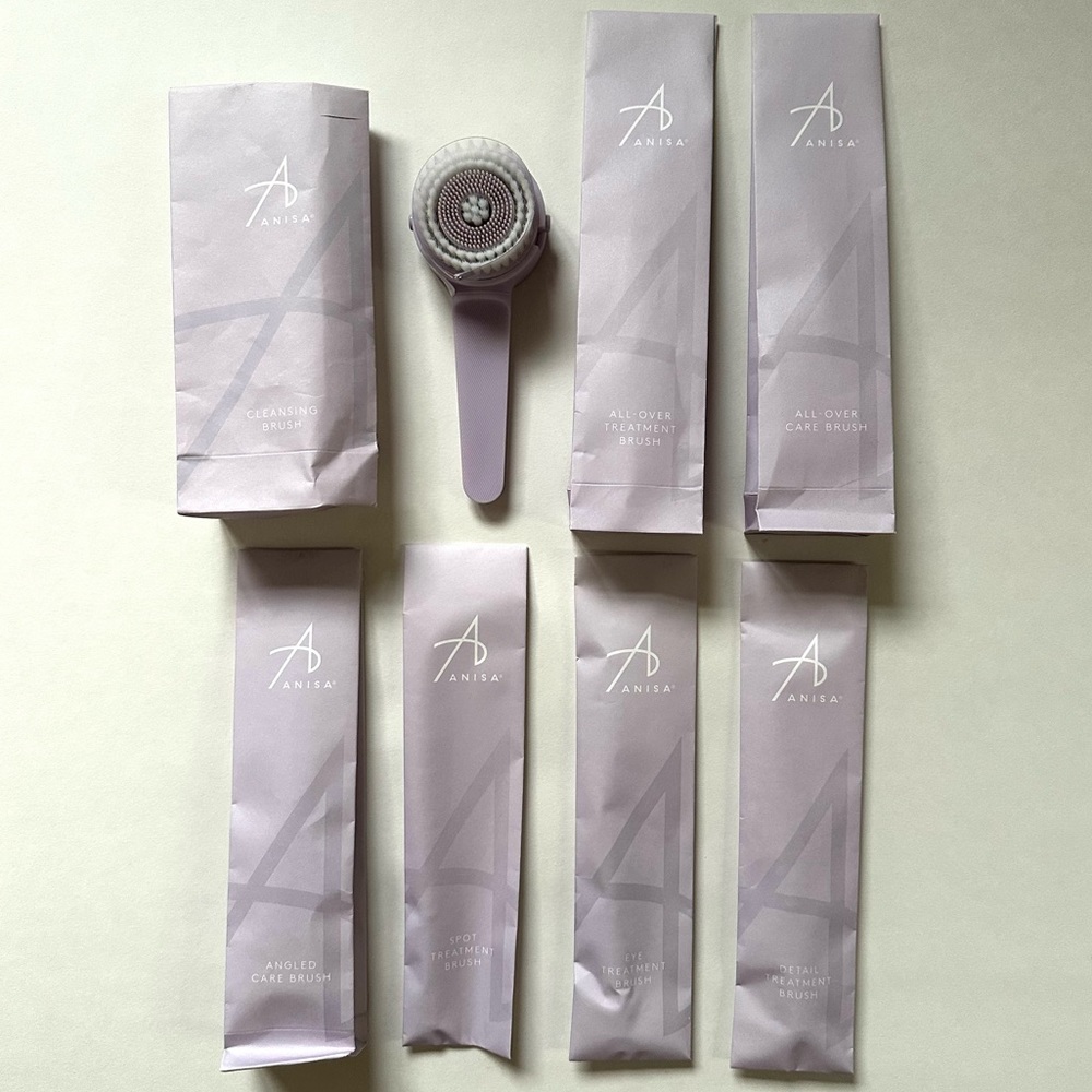 ANISA BEAUTY // skincare brush set